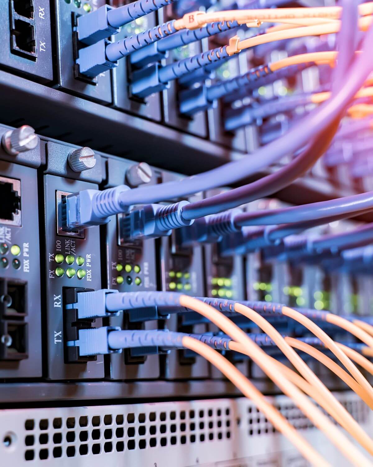 wires-and-cables-server-storage-networking